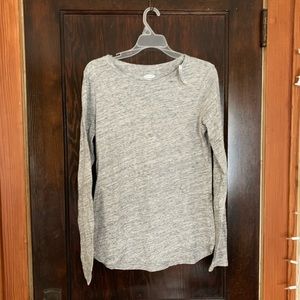gray longsleeve tee